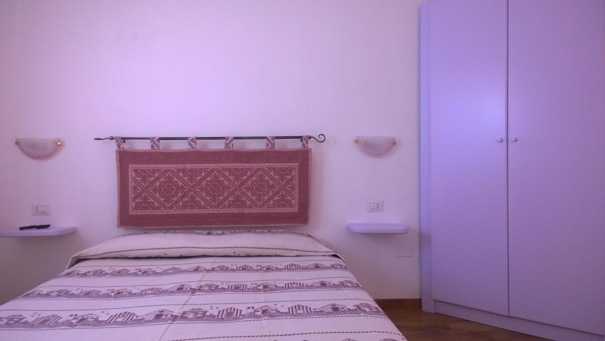 Le Maschere B&B Санта Тереза Галура Екстериор снимка