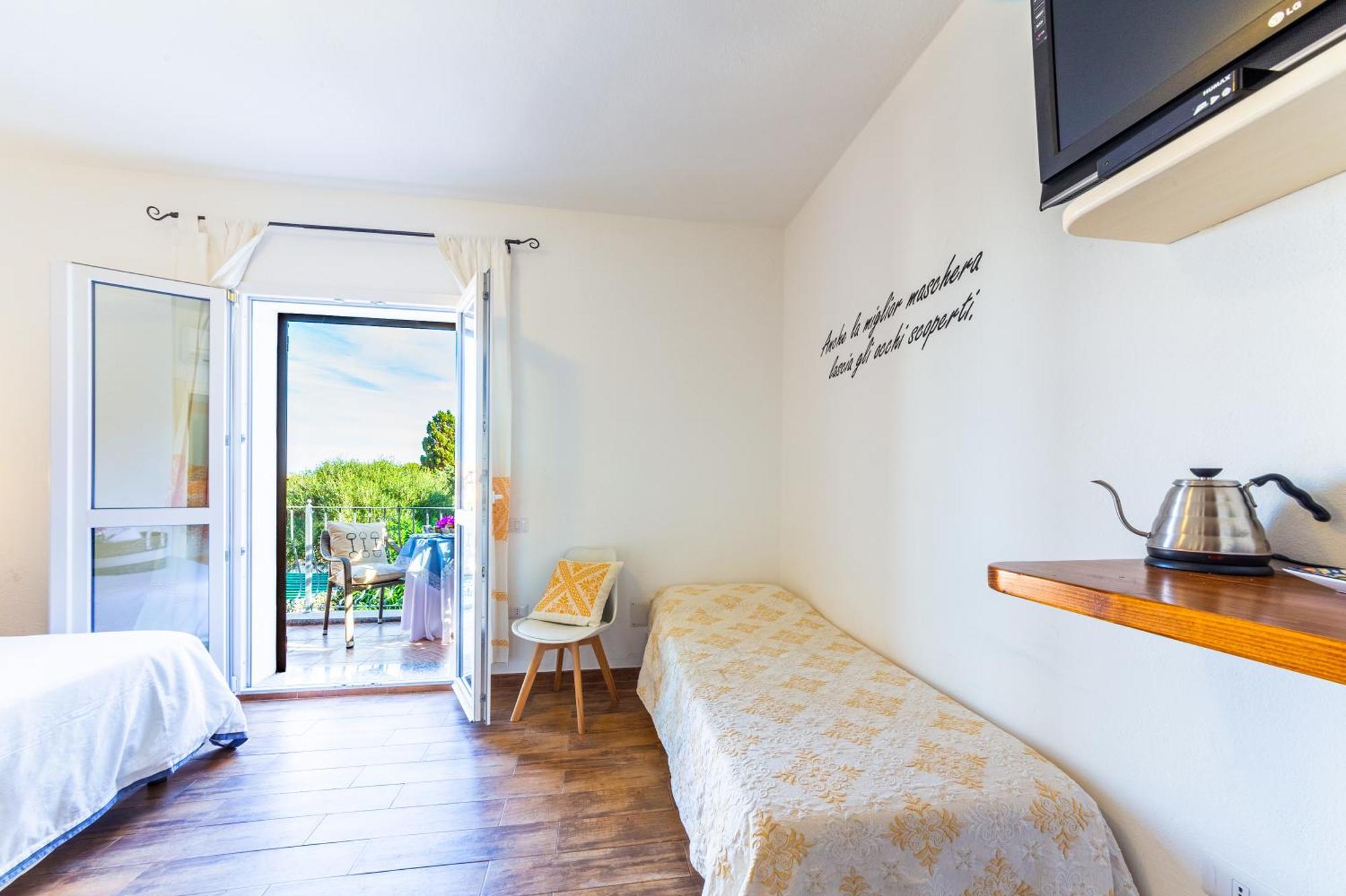 Le Maschere B&B Санта Тереза Галура Екстериор снимка